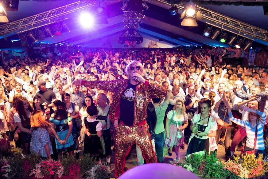 Party-Sänger Jack Gelee im Megapark auf Mallorca. Die Tage des Clubs dürften gezählt sein. Ein Grund: die kriminellen Machenschaften des Besitzers.&nbsp;