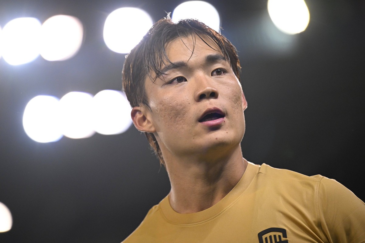 KRC Genk v Lech Poznan - UEFA Europa League GENK, BELGIUM - AUGUST 28 : Oh Hyeon-Gyu forward of KRC Genk after the game during the UEFA Europa League 2025/26 play-off round second leg between KRC Genk ...