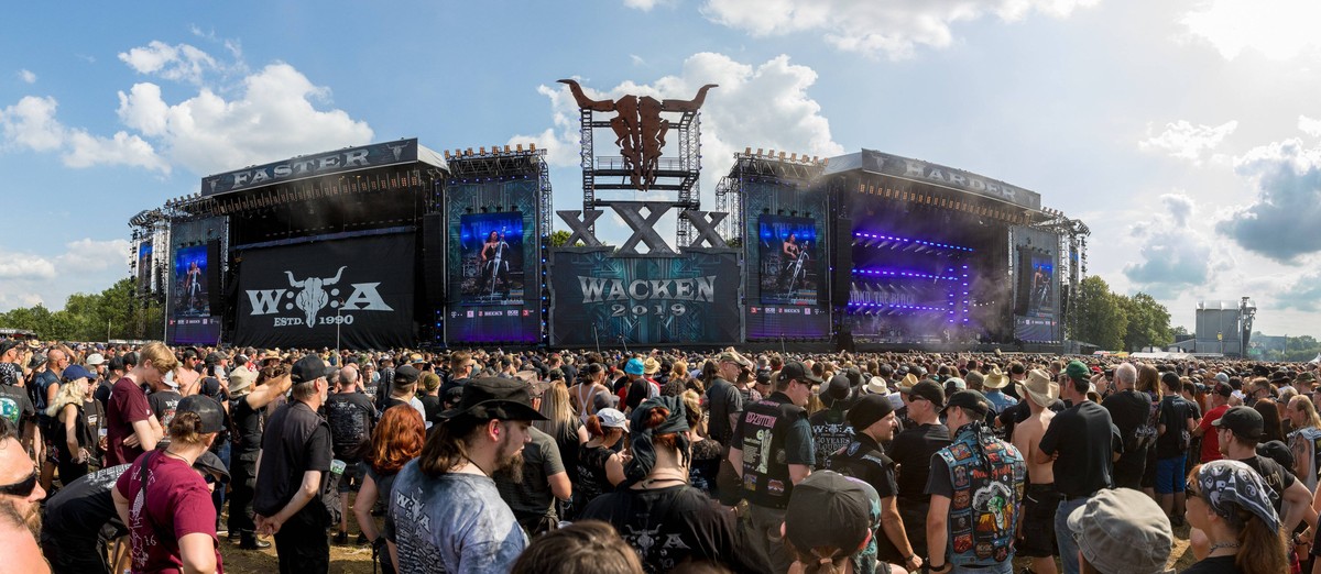 Wacken Offizieller Start des 30ten Wacken Open Air bei Sonnenschein Offizieller Start des 30ten Wacken Open Air bei Sonnenschein 75.000 Fans feierten die Eroeffnung des 30ten Wacken Open Air 2019 bei ...