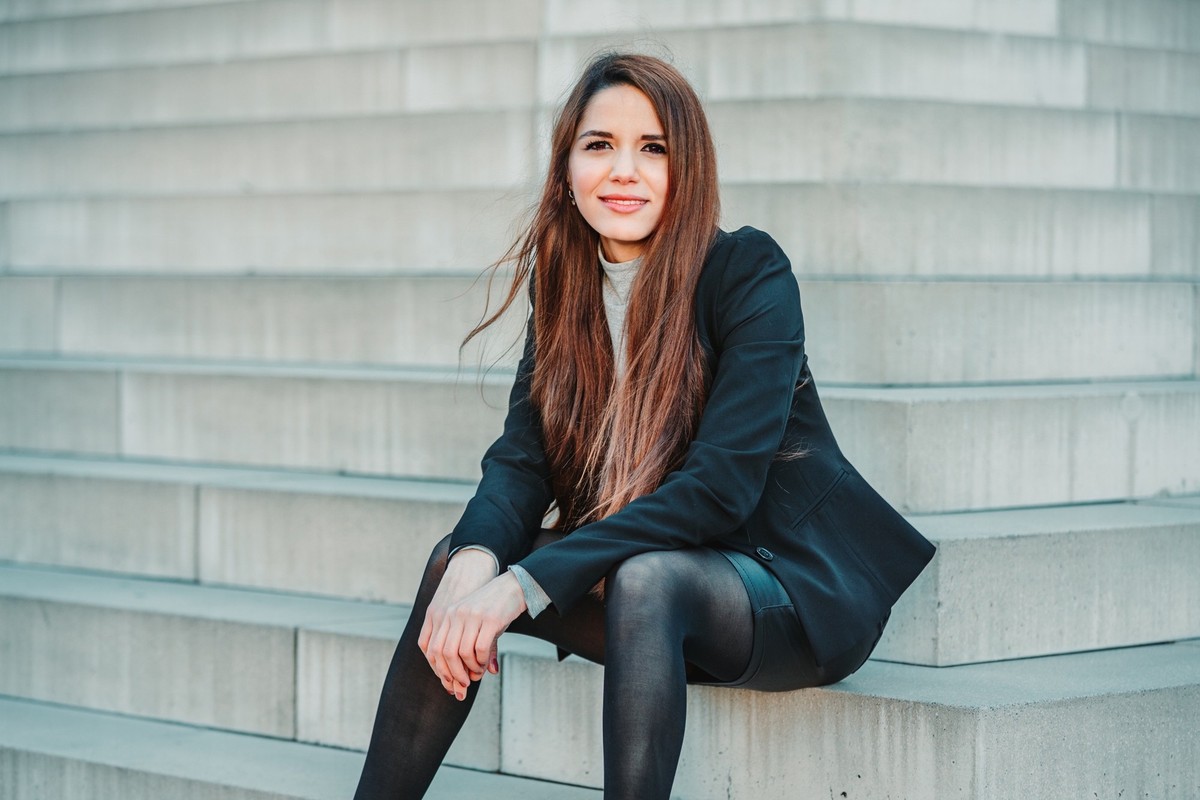 Nasanin Kamani Dating Liebe Expertin