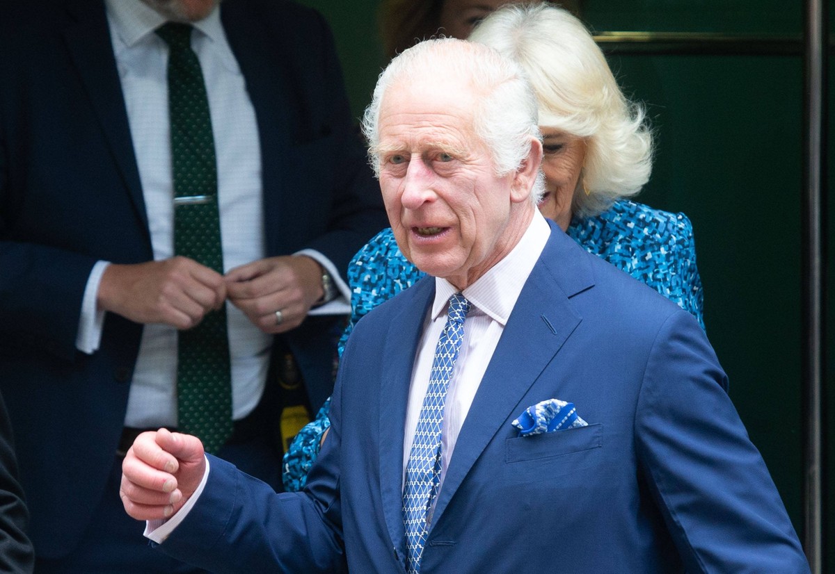 May 29, 2024, London, England, United Kingdom: King CHARLES III and Queen CAMILLA are seen leaving Royal Academy of Dramatic Art in London after a visit. London United Kingdom - ZUMAs262 20240529_zip_ ...