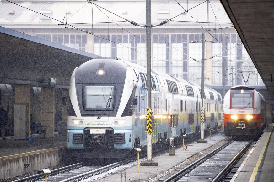 Wien, Österreich. 7. Jänner 2024. Westbahn am Wiener Westbahnhof bei Wintereinbruch in Wien. Vienna *** Vienna, Austria 7 January 2024 Westbahn at Vienna Westbahnhof at the onset of winter in Vienna V ...