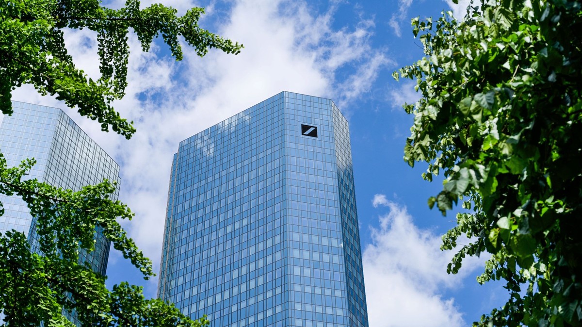 Deutsche Bank, Zentrale, Deutsche Bank Towers, Taunusanlage, Frankfurt am Main, Hessen, Deutschland *** Deutsche Bank, Head Office, Deutsche Bank Towers, Taunusanlage, Frankfurt am Main, Hesse, German ...