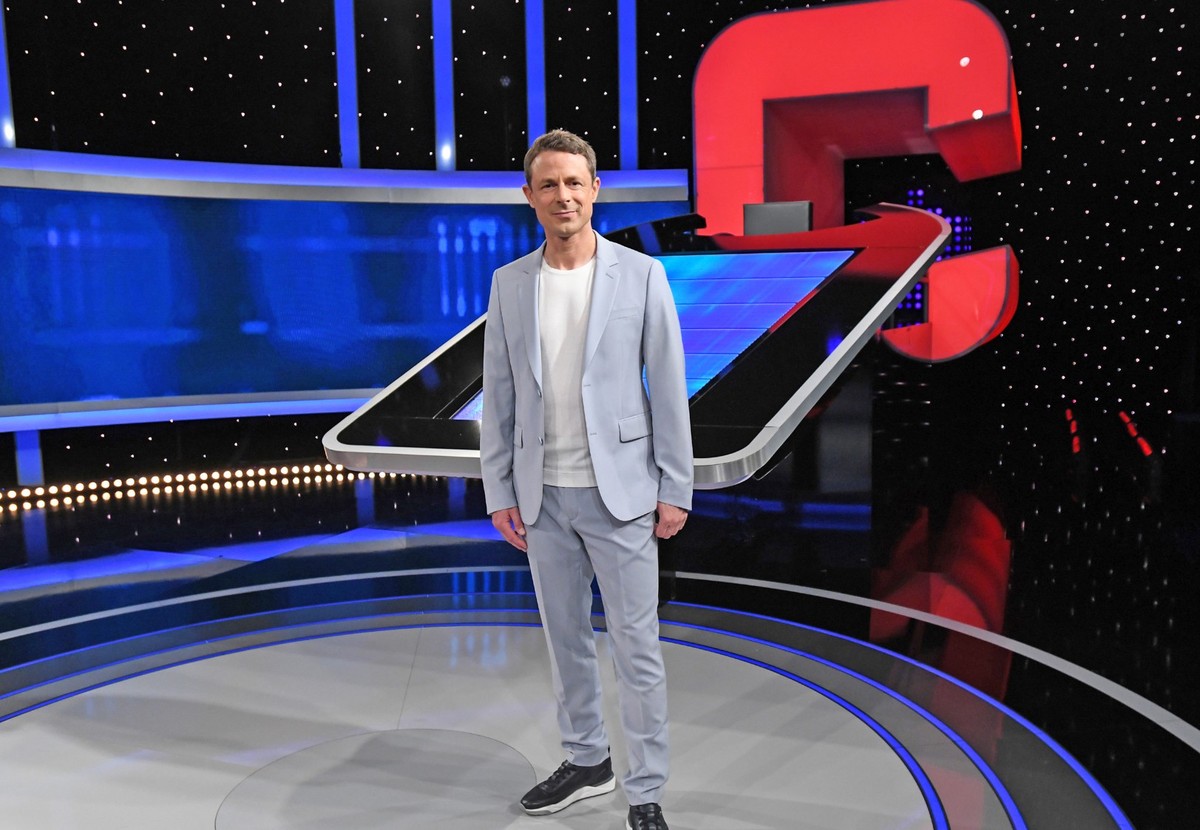 ARD GEFRAGT - GEJAGT mit Moderator Alexander Bommes, immer montags bis freitags um 18:00 Uhr im Ersten.
Moderator Alexander Bommes in Studiokulisse.
© ARD/Uwe Ernst, honorarfrei - Verwendung gemäß der ...