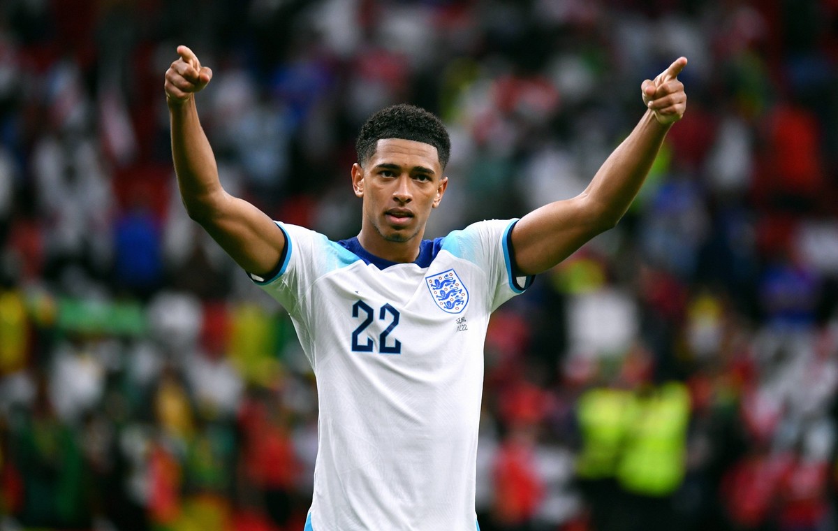 Fussball, Weltmeisterschaft, 2022, Herren, Qatar, 4. Achtelfinale, Al Bayt Stadium: England - Senegal 3:0 Schlussjubel Jude Bellingham ENG. Jubel, Freude, Aktion. FIFA REGULATIONS PROHIBIT ANY USE OF ...