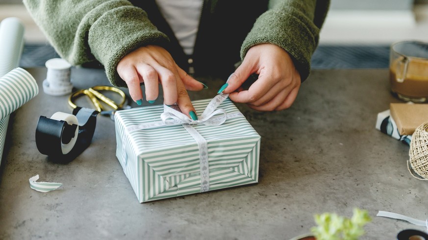 Geschenke Einpacken Genialer Trick Begeistert Zehntausende In Viralem Video Watson