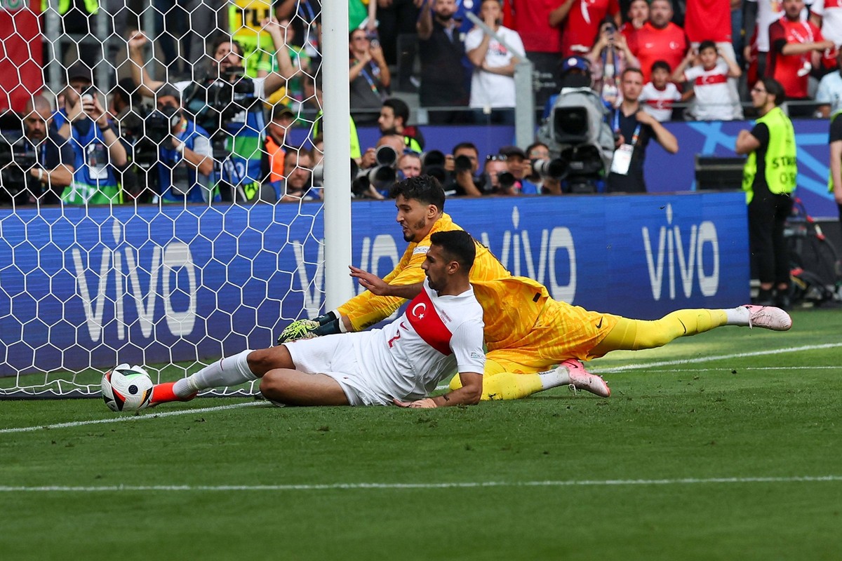 BVB Stadion Dortmund, Dortmund Saturday, June 22, 2024 UEFA EURO, EM, Europameisterschaft,Fussball 2024 Germany, Group F stage Matchday 2 T�rkiye - Portugal, Zeki Celik Tuerkiye, goalkeeper, Torwart A ...