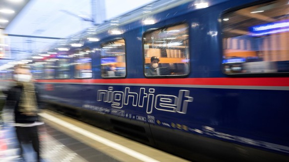 Angebote für Reisen mit Nachtzügen gibt es in Deutschland immer mehr. Die Züge sind meist Nightjets aus Österreich, Kroatien oder Ungarn und bringen einen nachts von A nach B.