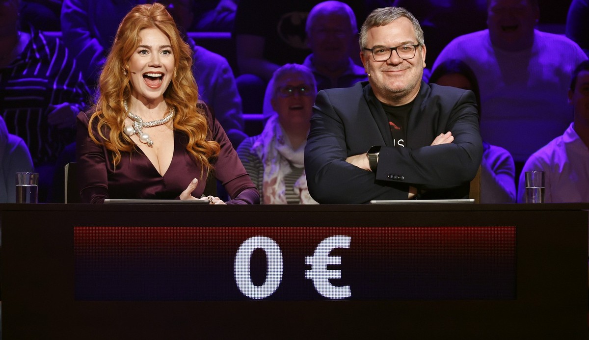 ARD/NDR WER WEISS DENN SOWAS XXL, &quot;Das unvorstellbare Wissensquiz mit Kai Pflaume&quot;, am Mittwoch (27.12.23) um 20:15 Uhr im ERSTEN.
Palina Rojinski, Elton
© NDR/Morris Mac Matzen, honorarfrei ...