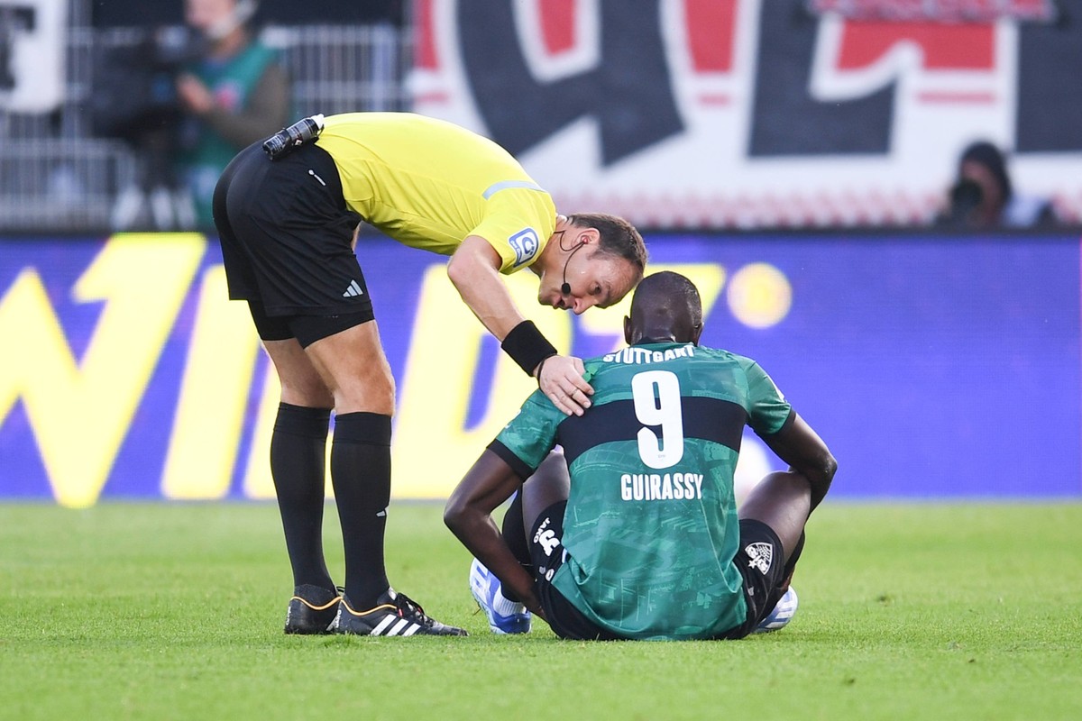 1. Fussball Bundesliga, 1. FC Union Berlin vs VfB Stuttgart. Berlin, 21.10.2023 Serhou Guirassy VfB Stuttgart, 9 stuerzte verletzt 1. Fussball Bundesliga, 1. FC Union Berlin vs VfB Stuttgart, Stadion  ...