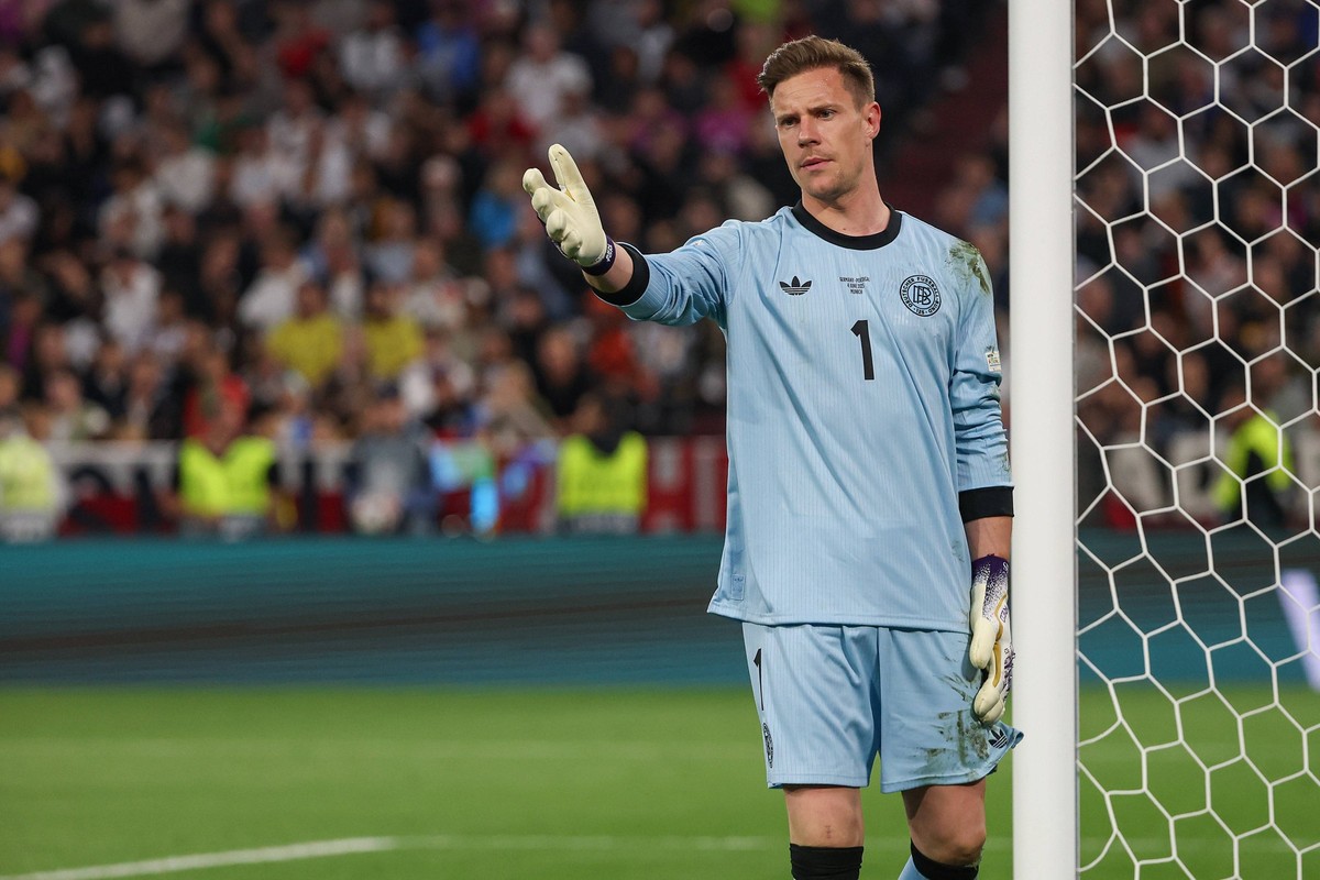 UEFA Nations League Halbfinale - 24/25 - Deutschland - Portugal am 04.06.2025 in der Allianz Arena in M�nchen Torwart / Goalkeeper Marc-Andre ter Stegen Deutschland 1 gestikuliert *** UEFA Nations Lea ...