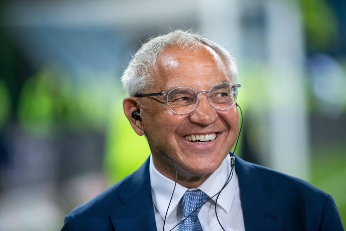 Felix Magath Hertha BSC Berlin, Trainer lacht, GER, Hamburger SV vs. Hertha BSC Berlin, Relegation Rueckspiel, Spielzeit 2021/2022, 23.05.2022 DFB/DFL regulations prohibit any use of photographs as im ...