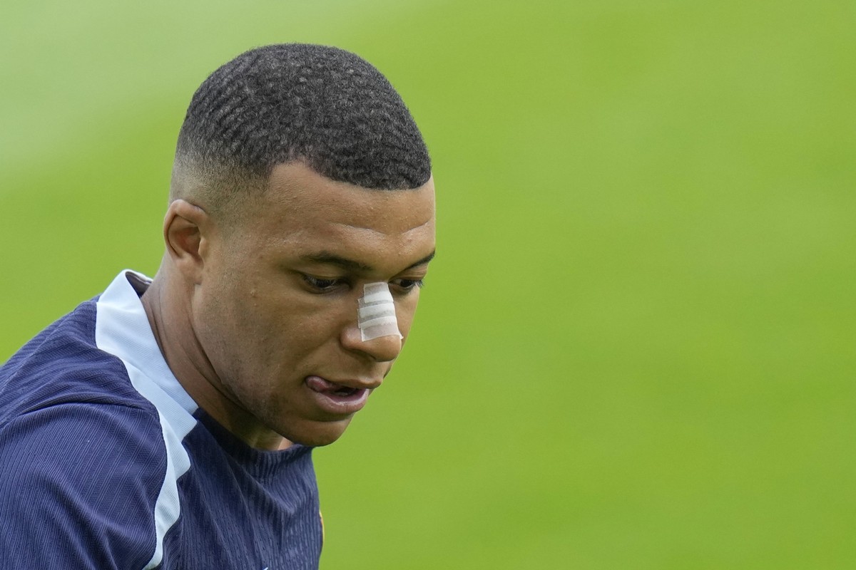 France&#039;s Kylian Mbappe runs during a training session in Paderborn, Germany, Wednesday, June 19, 2024. France will play against Netherland during their Group D soccer match at the Euro 2024 socce ...