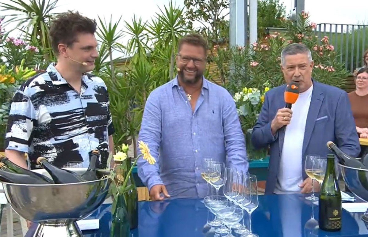 Lutz van der Horst (l) und Joachim Llambi (r.) vertreten Andrea Kiewel.