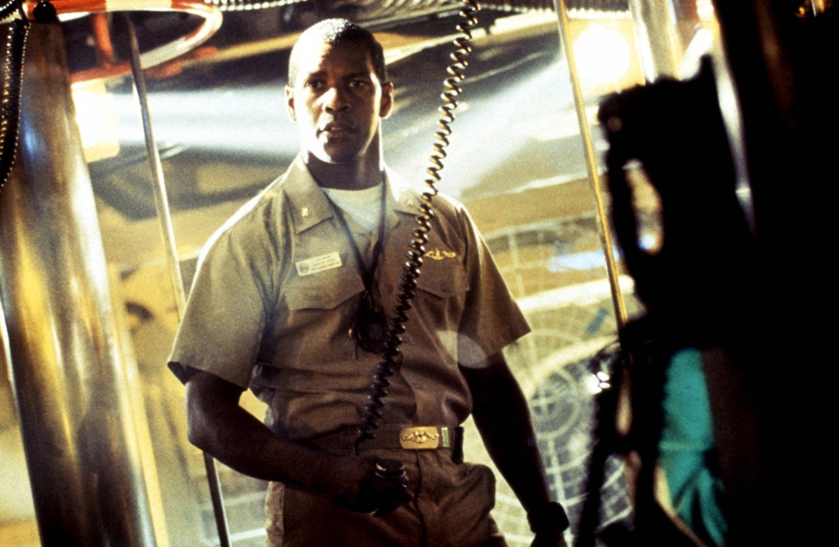 RECORD DATE NOT STATED COLLECTION CHRISTOPHEL Hollywood Pictures - Don Simpson/Jerry Bruckheimer Films USS ALABAMA CRIMSON TIDE de Tony Scott 1995 USA avec Denzel Washington officier militaire, sous-m ...