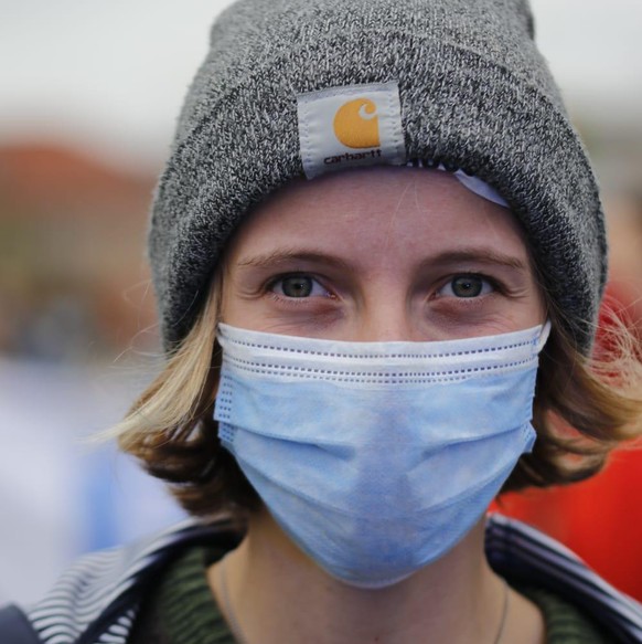 Fabia Klein ist 18 Jahre alt, Schülerin eines Gymnasiums in Bayern und seit 2019 Klimaaktivistin bei Fridays for Future. Dort ist sie unter anderem für die bundesweite Pressearbeit zuständig und organisiert die Streiks in Nürnberg.