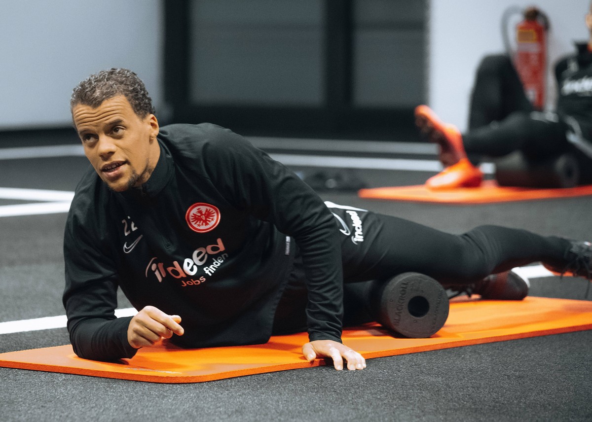 03.04.2020, xsgex, Fussball 1.Bundesliga, Eintracht Frankfurt Training emspor, v.l. Timothy Chandler Eintracht Frankfurt DFL/DFB REGULATIONS PROHIBIT ANY USE OF PHOTOGRAPHS as IMAGE SEQUENCES and/or Q ...