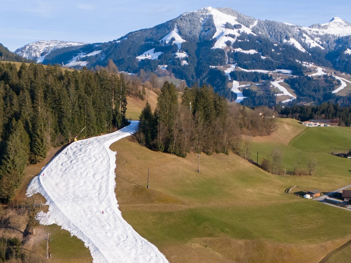 Hopfgartren THEMENBILD - Vom Winter fehlt im Tirol weitgehend jede Spur, das Wetter erinnert aktuell eher an den April als an Februar. Auch in der n