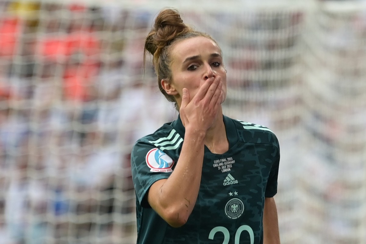 31.07.2022, Gro�britannien, London: Fu�ball, Frauen, EM 2022, England - Deutschland, Finale, Wembley Stadion: Deutschlands Lina Magull jubelt nach dem Tor zum 1:1. Foto: Sebastian Christoph Gollnow/dp ...