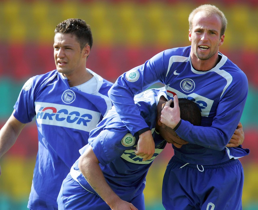 Saison 2005/2006: Sebastian Hoeneß (r.) und Sejad Salihovic (l.) freuen sich mit Ashkan Dejagah.