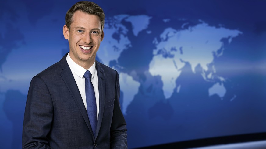 NORDDEUTSCHER RUNDFUNK
André Schünke - Sprecher Tagesschau
Andre Schünke; Nachrichtensprecher bei ARD-aktuell im Studio.
© NDR/Thorsten Jander, honorarfrei - Verwendung gemäß der AGB im Rahmen einer e ...