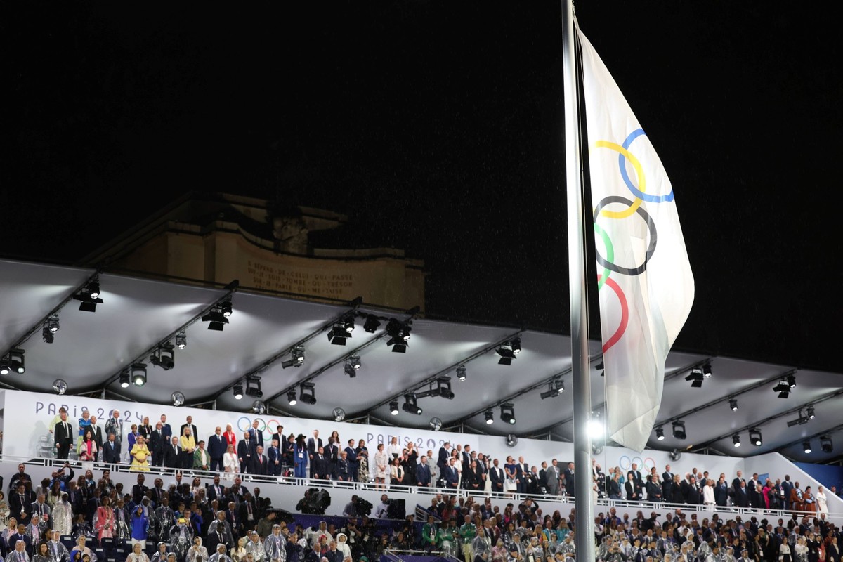 Zum Auftakt der Olympischen Spiele wehte die Flagge in Paris falsch herum.
