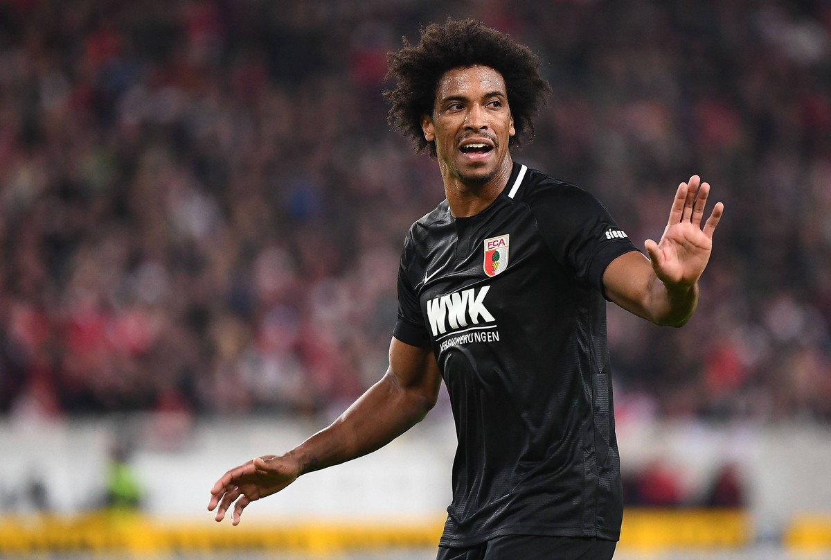 01.12.2018, xjhx, Fussball 1.Bundesliga, VfB Stuttgart - FC Augsburg emspor, v.l. Caiuby (FC Augsburg) (DFL/DFB REGULATIONS PROHIBIT ANY USE OF PHOTOGRAPHS as IMAGE SEQUENCES and/or QUASI-VIDEO) Stutt ...