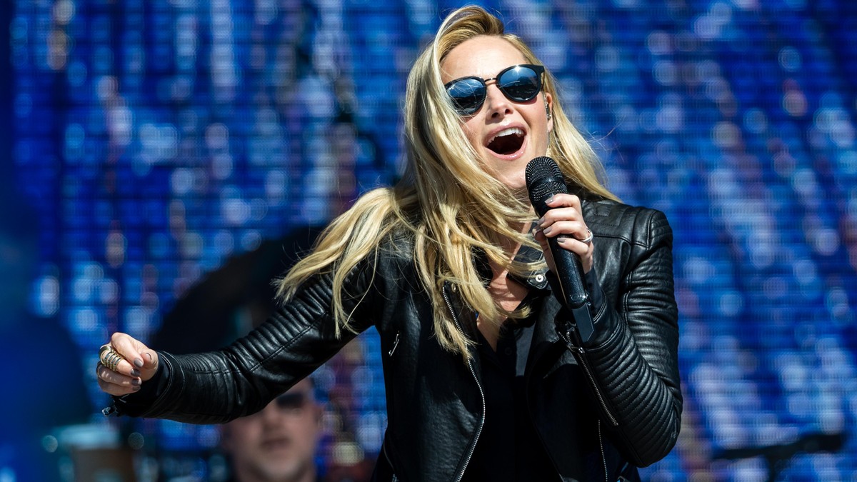 GRINDELWALD, SWITZERLAND - MARCH 27: (EDITOR&#039;S NOTE: Editorial Usage Only. Image use is only permitted for three months from create date. Image must be removed thereafter.) Helene Fischer perform ...