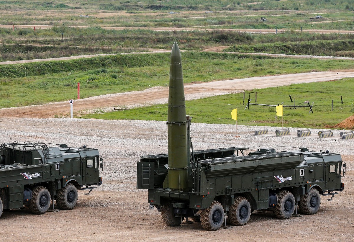 ARCHIV - 09.09.2016, Russland, Kubinka: Eine «Iskander-M»-Rakete wird während einer Demonstration des Internationalen Militärtechnischen Forums «ARMY-2016» im «Patriot»-Park der russischen Streitkräft ...