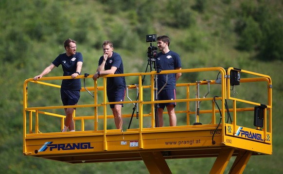 RBLeipzig - Trainingslager / Fussball 1.BL Seefeld, 18.07.2019, Fussball, GER, 1.Bundesliga, , RB Leipzig - Trainingslager in Tirol / Österreich. , Trainer Julian Nagelsmann beobachtet von der Videopl ...