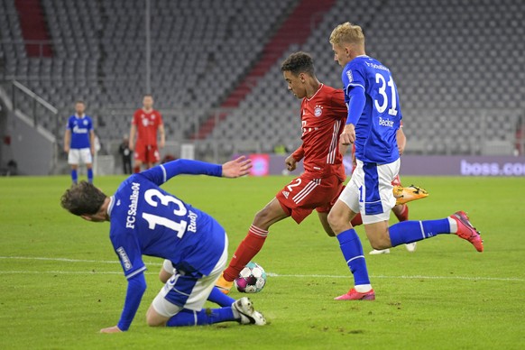 Bayerns Jamal Musiala trifft zum 8:0 gegen Schalke.