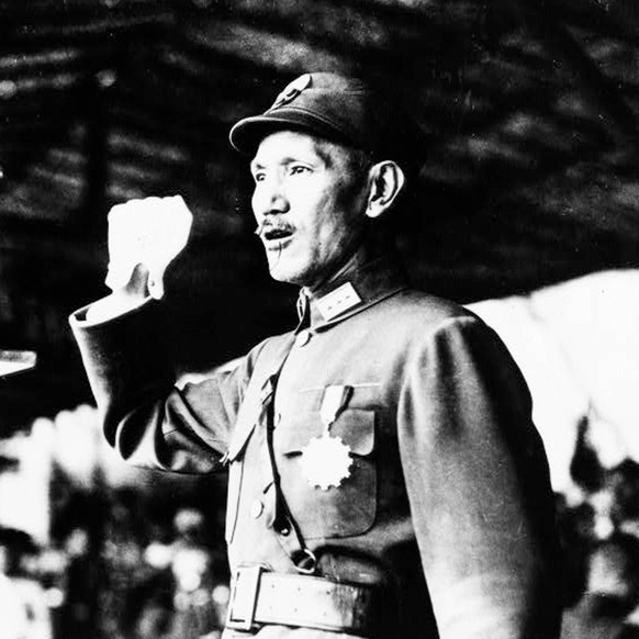 hiang Kai-shek (October 31, 1887 April 5, 1975) was a political and military leader of 20th century China. He is known as JiÇŽng Jieshi or JiÇŽng ZhÅngzheng in Mandarin. Chiang was an influential mem ...
