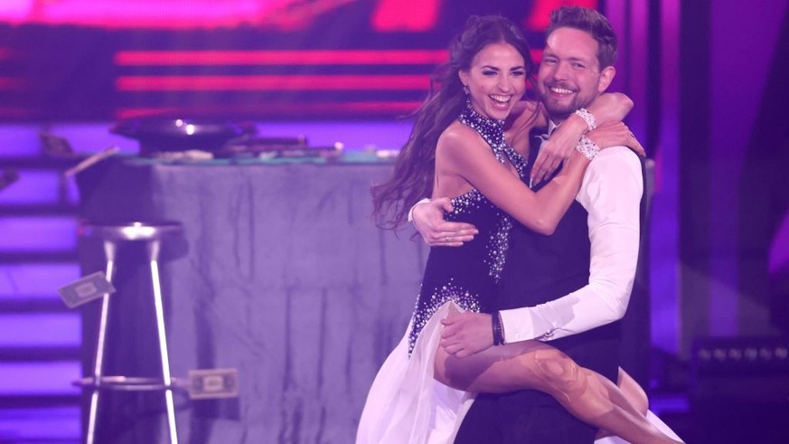 COLOGNE, GERMANY - MARCH 25: Bastian Bielendorfer and Ekaterina Leonova perform on stage during the 5th show of the 15th season of the television competition show &quot;Let&#039;s Dance&quot; at MMC S ...