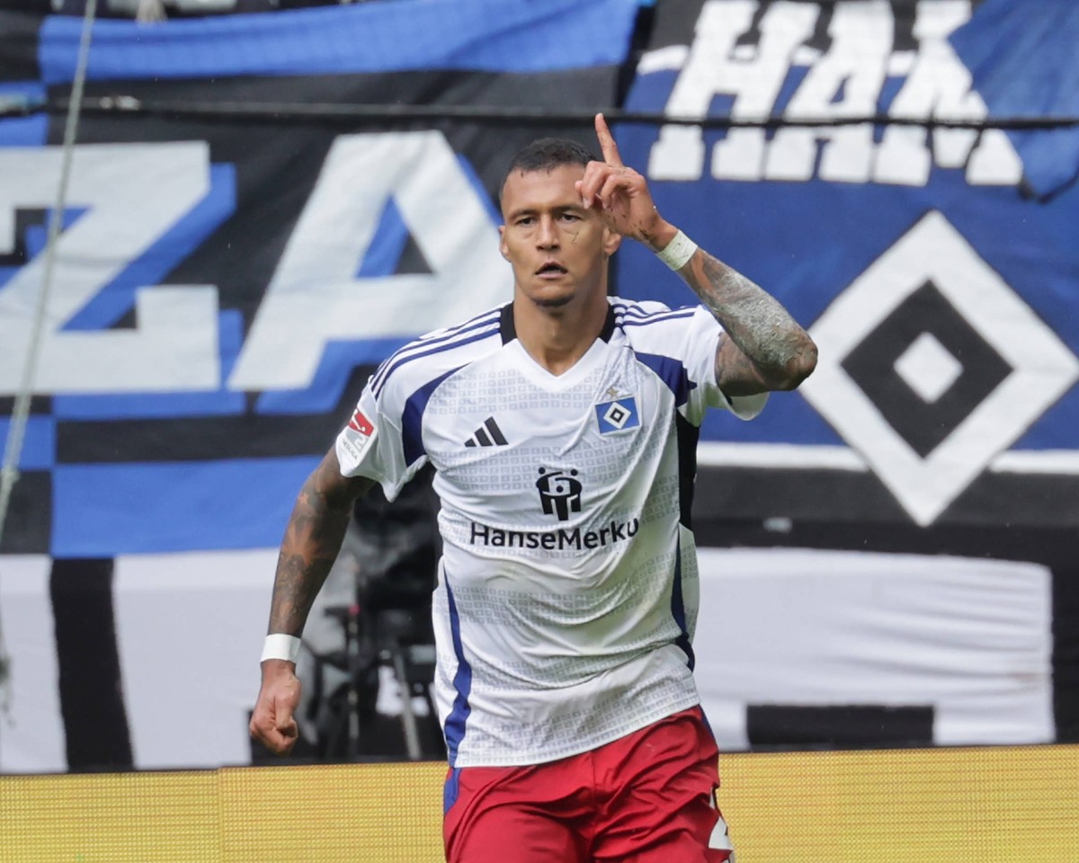 jubel 2-2 durch Davie Selke HSV Fussball, Herren, Saison 2024/2025, 2.BL, Volksparkstadion, Hamburger SV gegen SC Paderborn DFL REGULATIONS PROHIBIT ANY USE OF PHOTOGRAPHS AS IMAGE SEQUENCES AND/OR QU ...