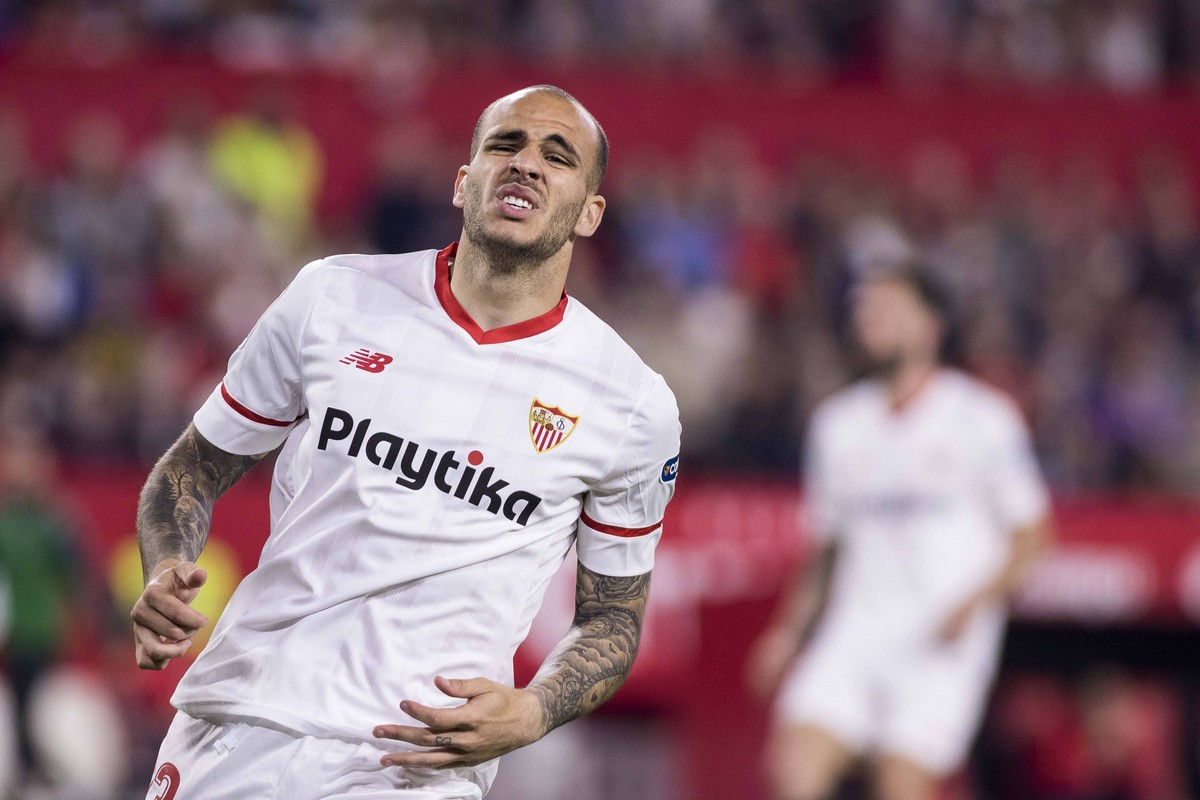 May 9, 2018 - Seville, Spain - SANDRO RAMIREZ of Sevilla laments after missing a chance at goal during the La Liga soccer match between Sevilla FC and Real Madrid at Sanchez Pizjuan Stadium Soccer 201 ...