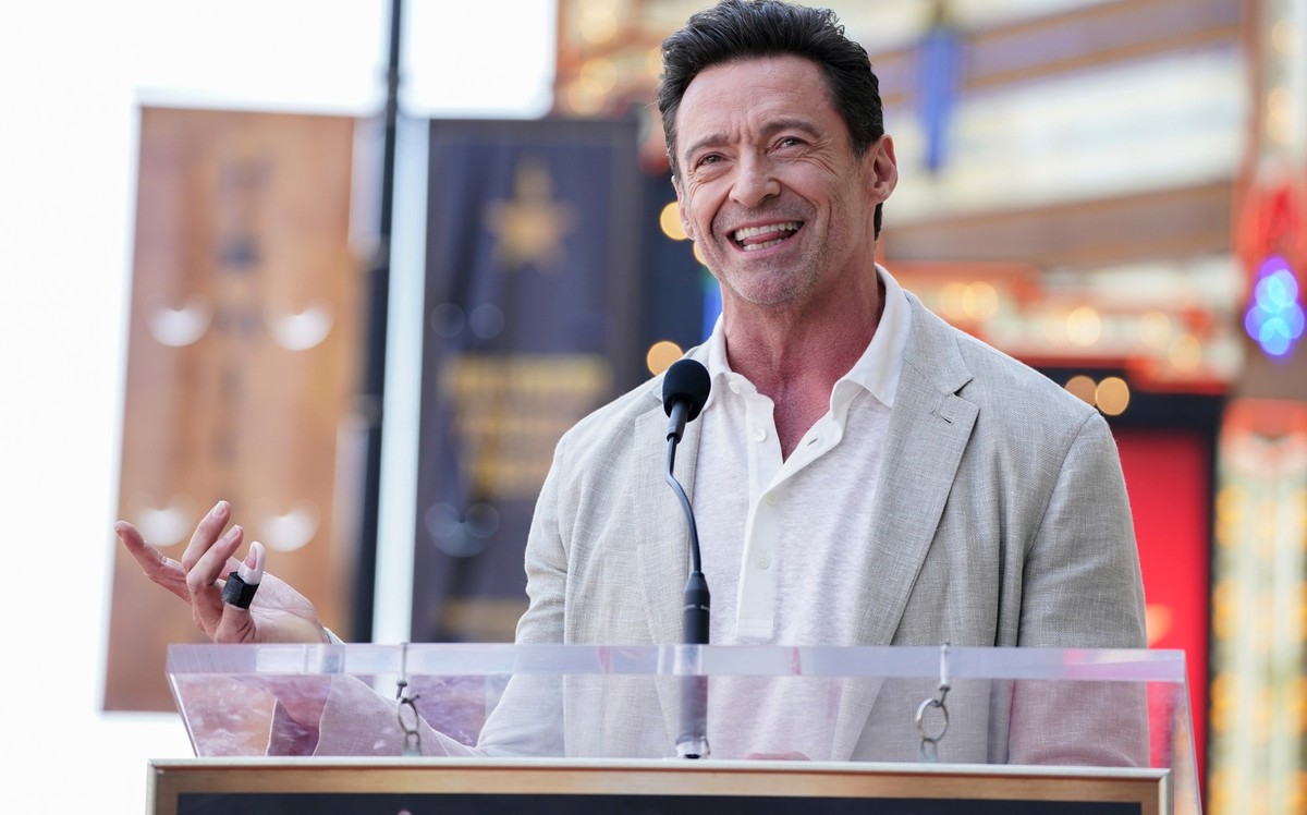 25.07.2024, USA, Los Angeles: Hugh Jackman spricht auf einer Zeremonie, bei der Marvel-Chef Feige mit einem Stern auf dem Hollywood «Walk of Fame» geehrt wird. Foto: Jordan Strauss/Invision/AP +++ dpa ...