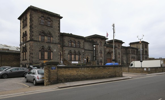 Prison stock. A sign outside HMP Wandsworth, a Category B men&#039;s prison in South West London. Picture date: Wednesday February 17, 2016. Photo credit should read: Jonathan Brady/PA Wire URN:255562 ...