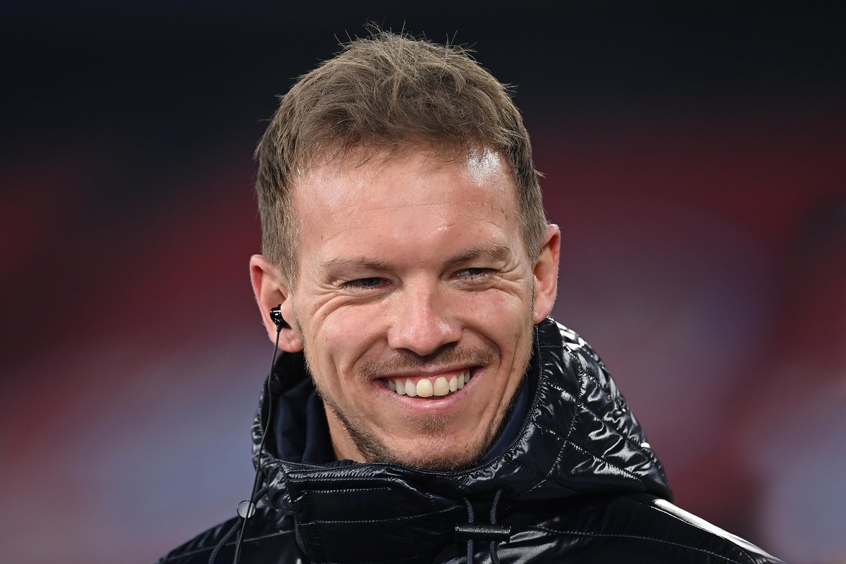 ARCHIVFOTO; Trainer Julian NAGELSMANN (Bayern Muenchen) ist frisch verliebt in eine Reporterin der BILD. Trainer Julian NAGELSMANN (Bayern Muenchen), lacht,lachen,lachend,optimistisch,gutgelaunt, Einz ...