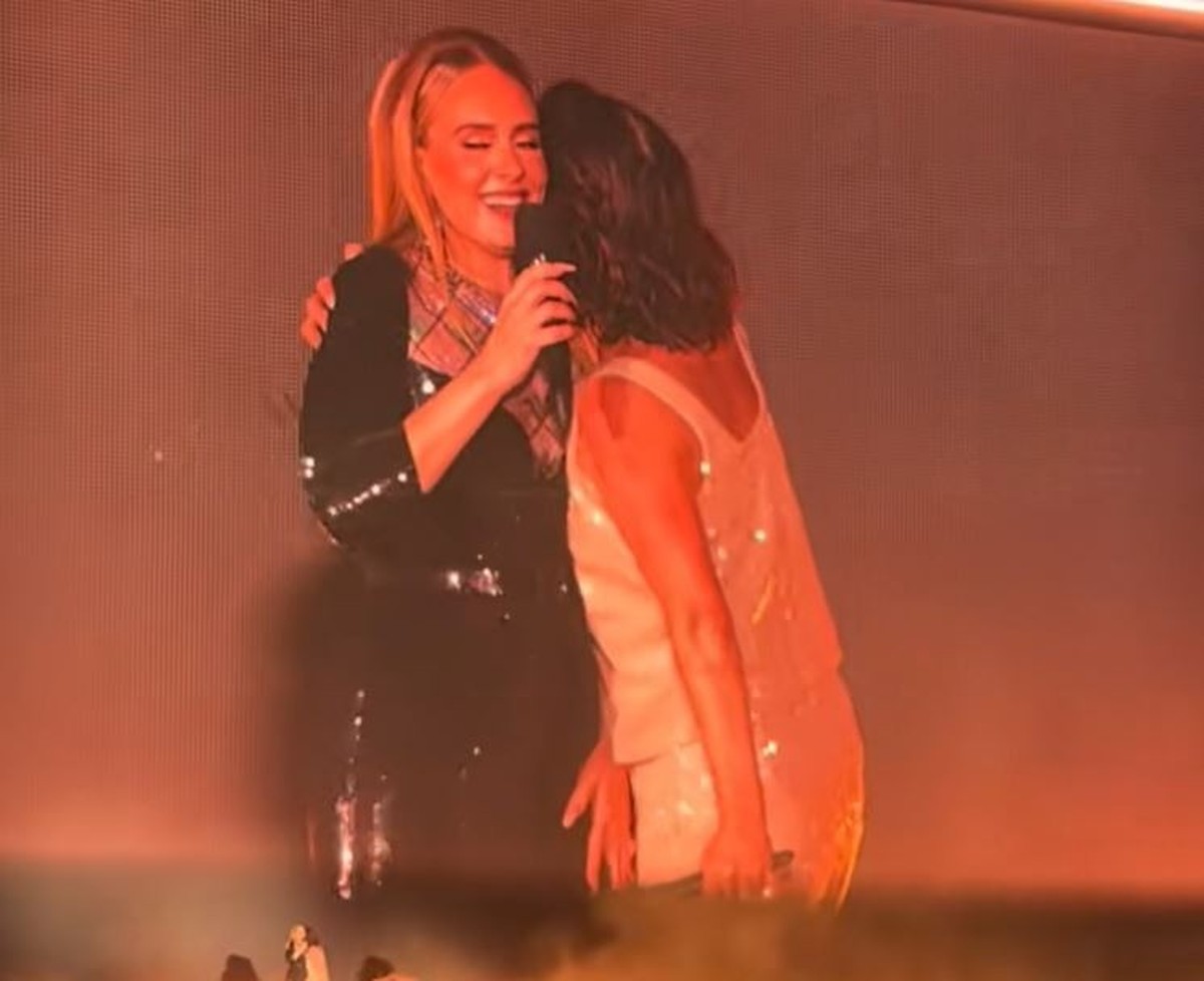 Das überschwängliche Verhalten des Fans überforderte Adele offenbar.