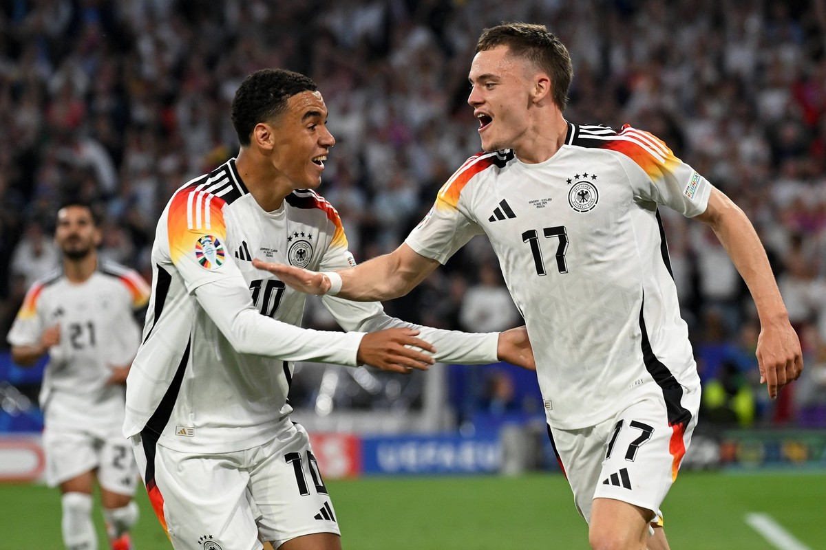 Sport Bilder des Tages Muenchen, Munich Football Arena, 14.06.24, GER, Herren, UEFA EURO, EM, Europameisterschaft,Fussball 2024, Deutschland - Schottland Bild: Florian WIRTZ Deutschland jubelt nach se ...