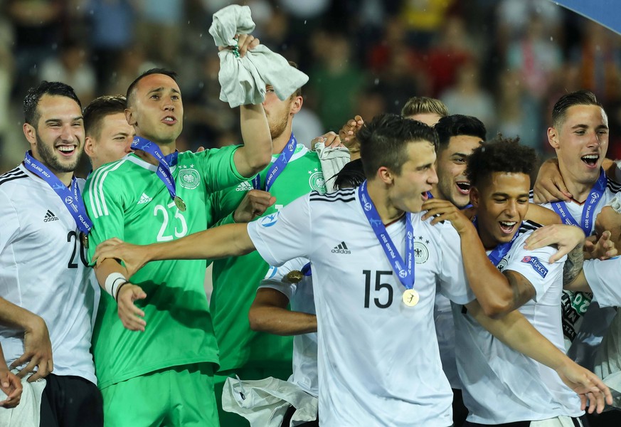 Krakau, Polen, 30.06.2017, Laenderspiel, Finale - Under 21 European Championship EM Europameisterschaft Deutschland - Spanien, Levin Oeztunali (GER) Goalkeeper Odisseas Vlachodimos (GER) Marc-Oliver K ...