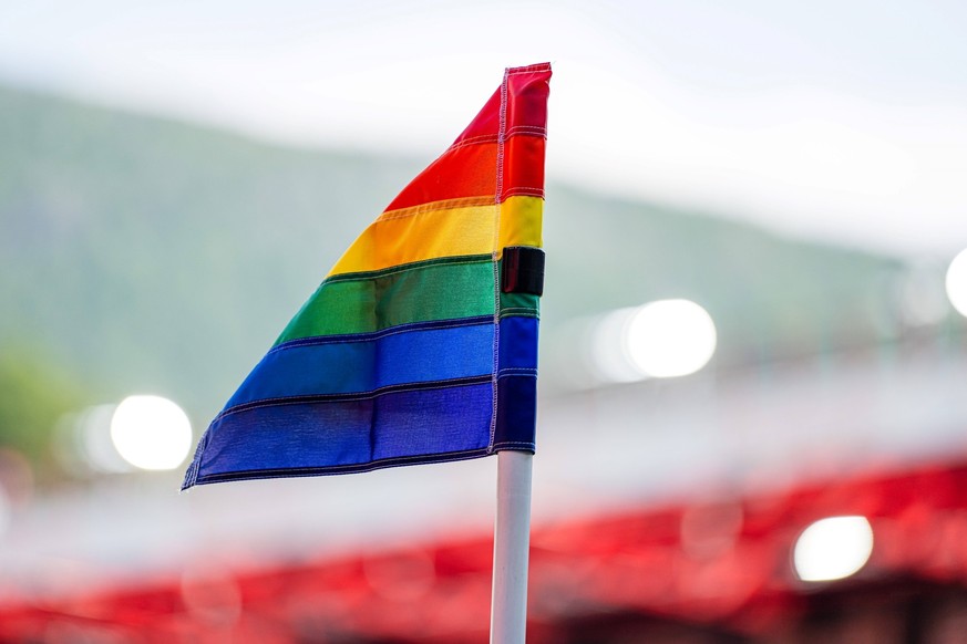 Die Regenbogen-Symbolik brachte in den letzten Monaten im Profi-Fußball viele Diskussionen auf.