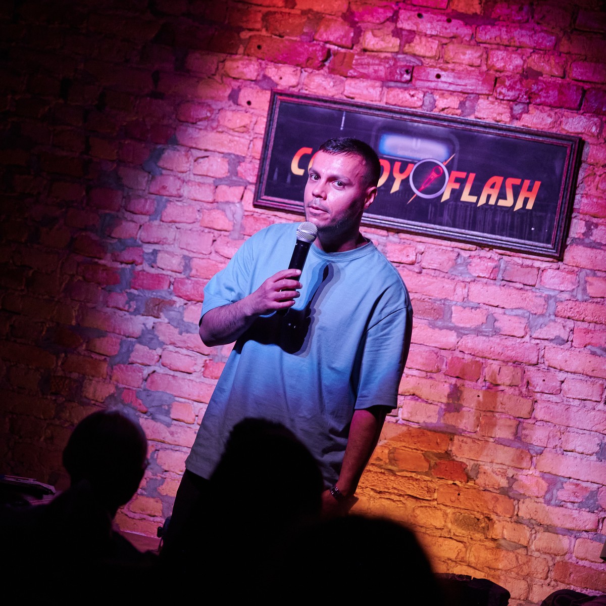 PRODUKTION - 28.06.2022, Berlin: Osan Yaran, Stand-up Comedian steht im