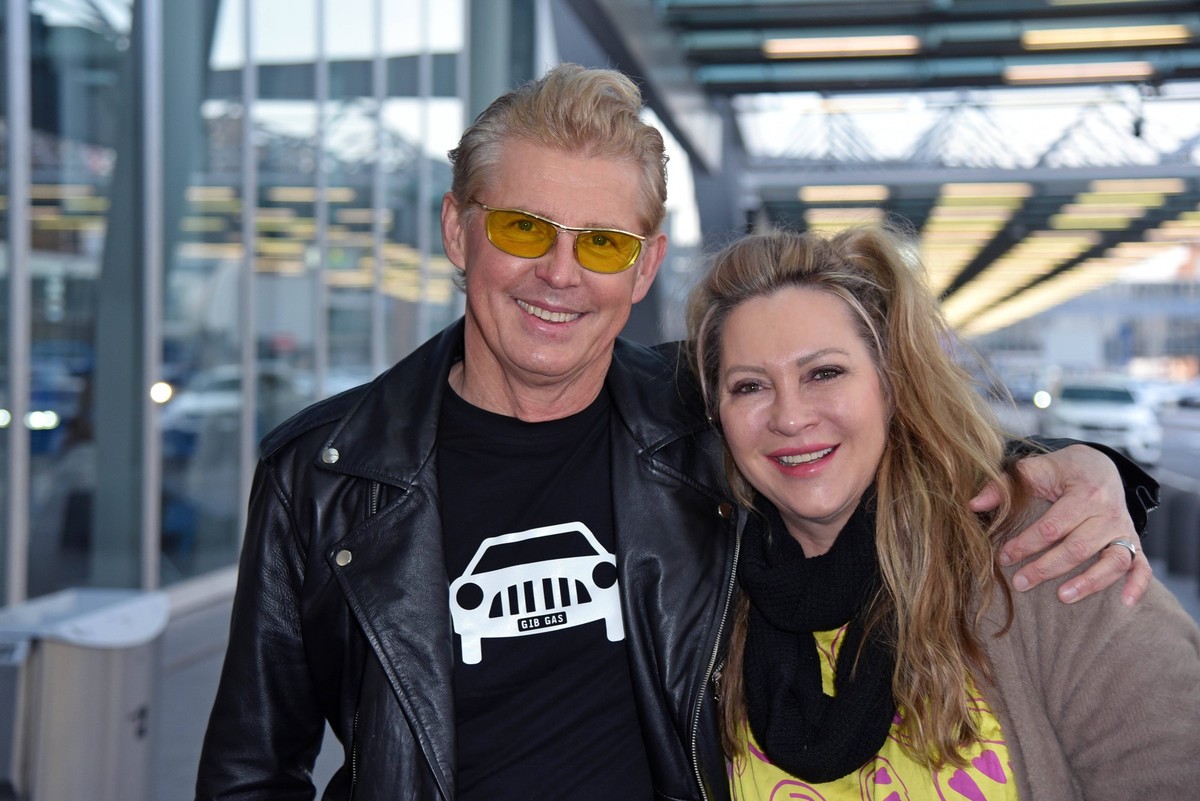 Markus M�rl mit Ehefrau Yvonne Koenig beim Abflug der ICH BIN EIN STAR - HOLT MICH HIER RAUS Dschungelcamp-Kandidaten nach Australien am Frankfurt International Airport in Frankfurt am Main am 01.01.2 ...