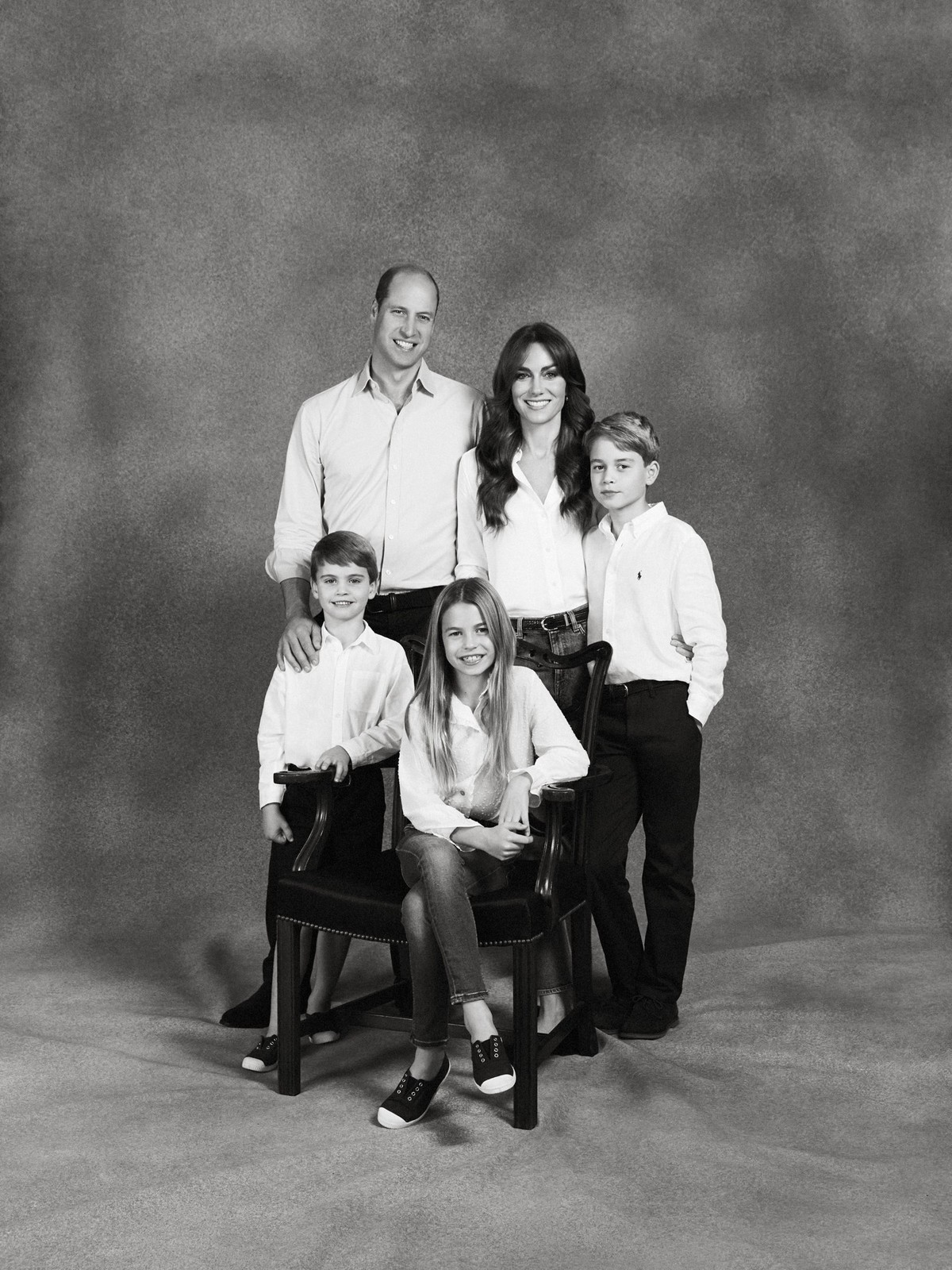 HANDOUT - 09.12.2023, Großbritannien, London: ARCHIV - Dieses undatierte, vom Kensington Palast zur Verfügung gestellte Foto zeigt den britischen Thronfolger Prinz William und Prinzessin Kate, mit ihr ...