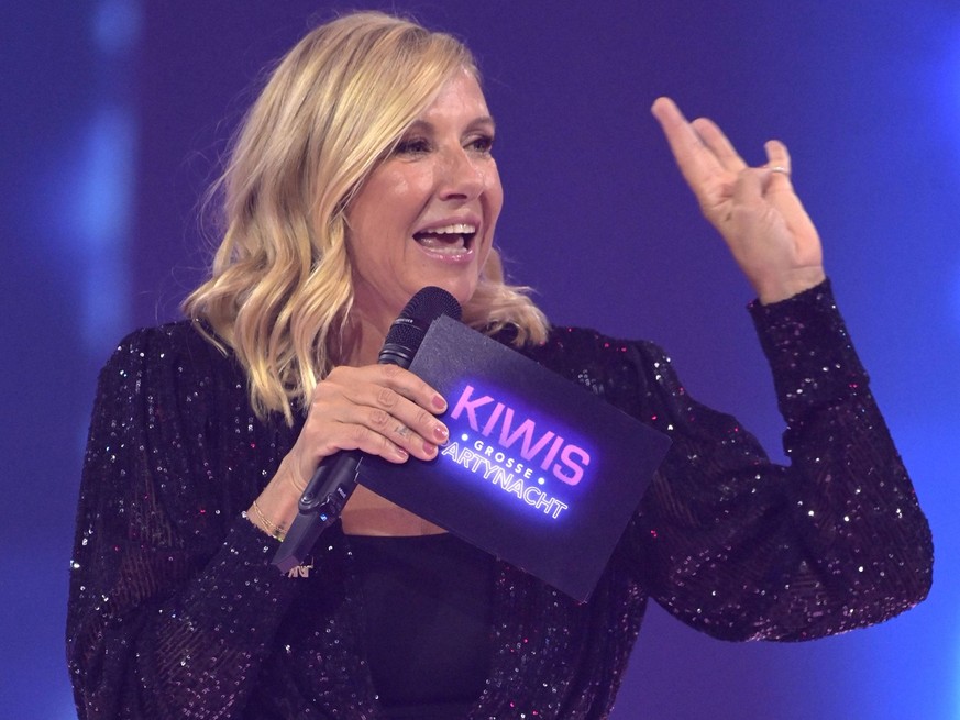 Andrea Kiewel bei der Aufzeichnung der TV-Show Kiwis grosse Partynacht im Studio H in Berlin-Adlershof. Berlin, 01.11.2023 *** Andrea Kiewel at the recording of the TV show Kiwis Big Party Night at St ...