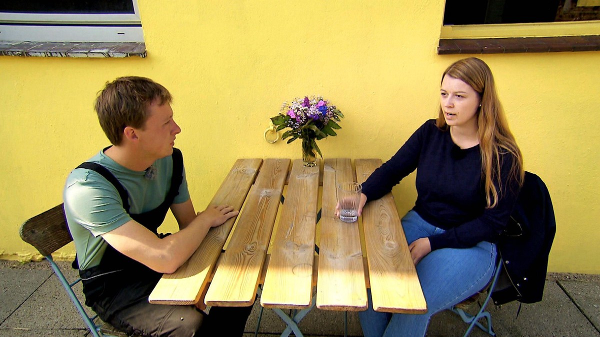 +++ ACHTUNG SPERRFRIST - KEINE VERÖFFENTLICHUNG VOR DEM 09.11.2021, 22:15 UHR +++
Saskia (25, gelernte Industriekauffrau) ist von Schafhalter Dirk (24) aus Schleswig-Holstein enttäuscht und möchte abr ...