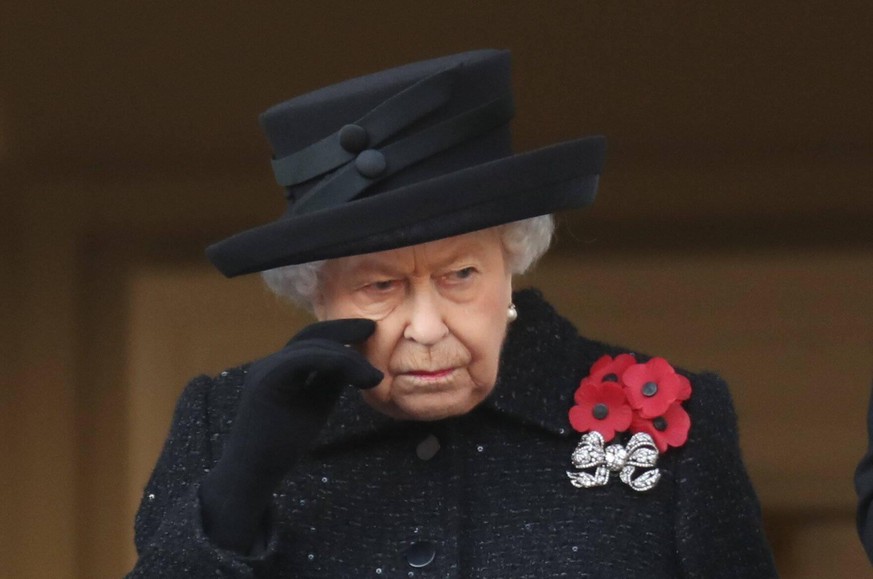 . 10/11/2019. London, United Kingdom. Royals including Queen Elizabeth II , Prince Harry Meghan Markle , Prince William and Kate Middleton at the Remembrance Sunday Service at The Cenotaph in London.  ...