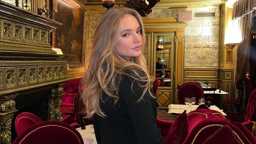 Elizaveta Peskova ist die Tochter von Wladimir Putins Pressesprecher, Dmitry Peskov.