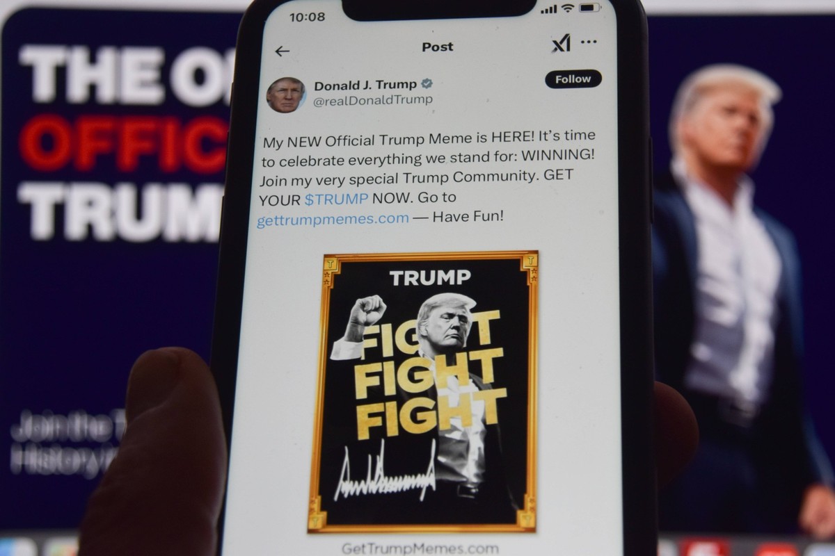 January 20, 2025, London, England, UK: Incoming US President Donald Trump and Melania Trump both launch meme coins ahead of Trump s inauguration. Donald Trump s coin surged in price then crashed after ...
